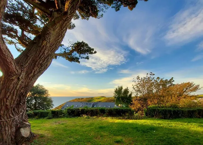 Flat 1 High Tide House, Mortehoe - Beautifully Designed Ground Floor Flat With Sea Views And Garden