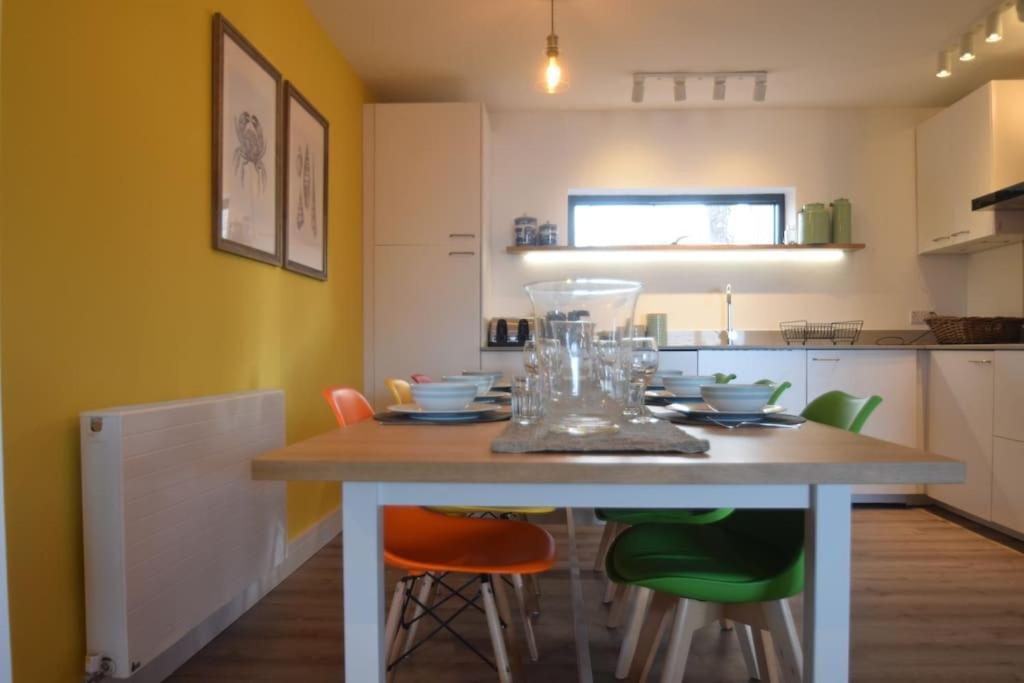 Flat 1 High Tide House, - Beautifully Designed Ground Floor Flat With Sea Views And Garden * Mortehoe