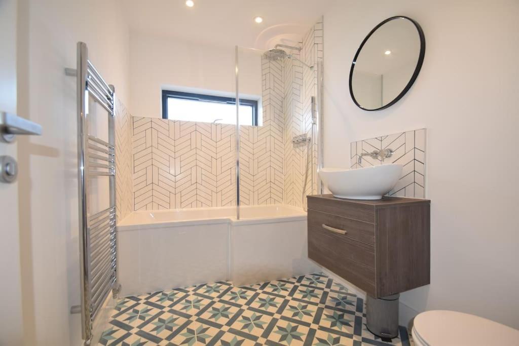 Flat 1 High Tide House, - Beautifully Designed Ground Floor Flat With Sea Views And Garden