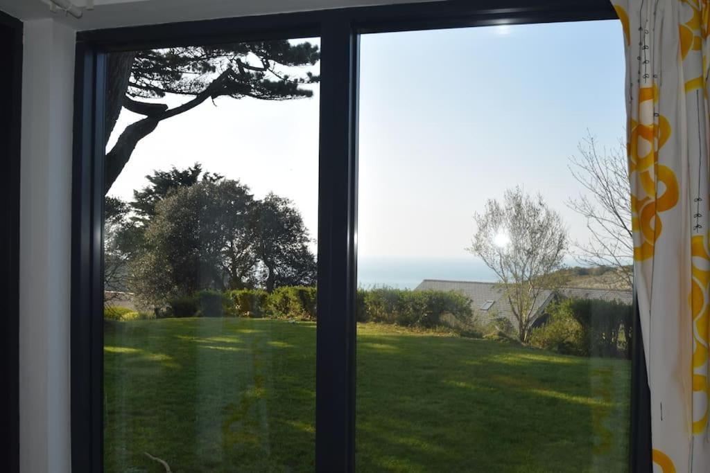 Flat 1 High Tide House, - Beautifully Designed Ground Floor Flat With Sea Views And Garden Mortehoe