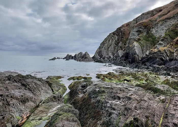 Flat 1 High Tide House, Mortehoe - Beautifully Designed Ground Floor Flat With Sea Views And Garden