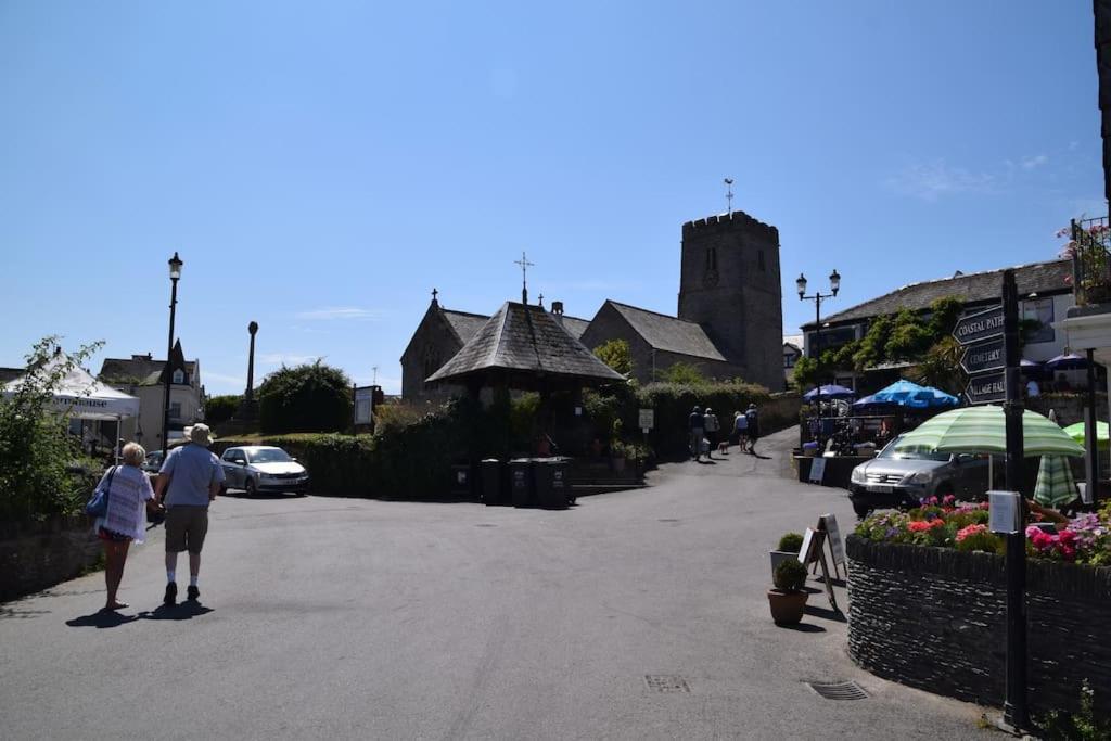 Apartment Flat 1 High Tide House, - Beautifully Designed Ground Floor Flat With Sea Views And Garden