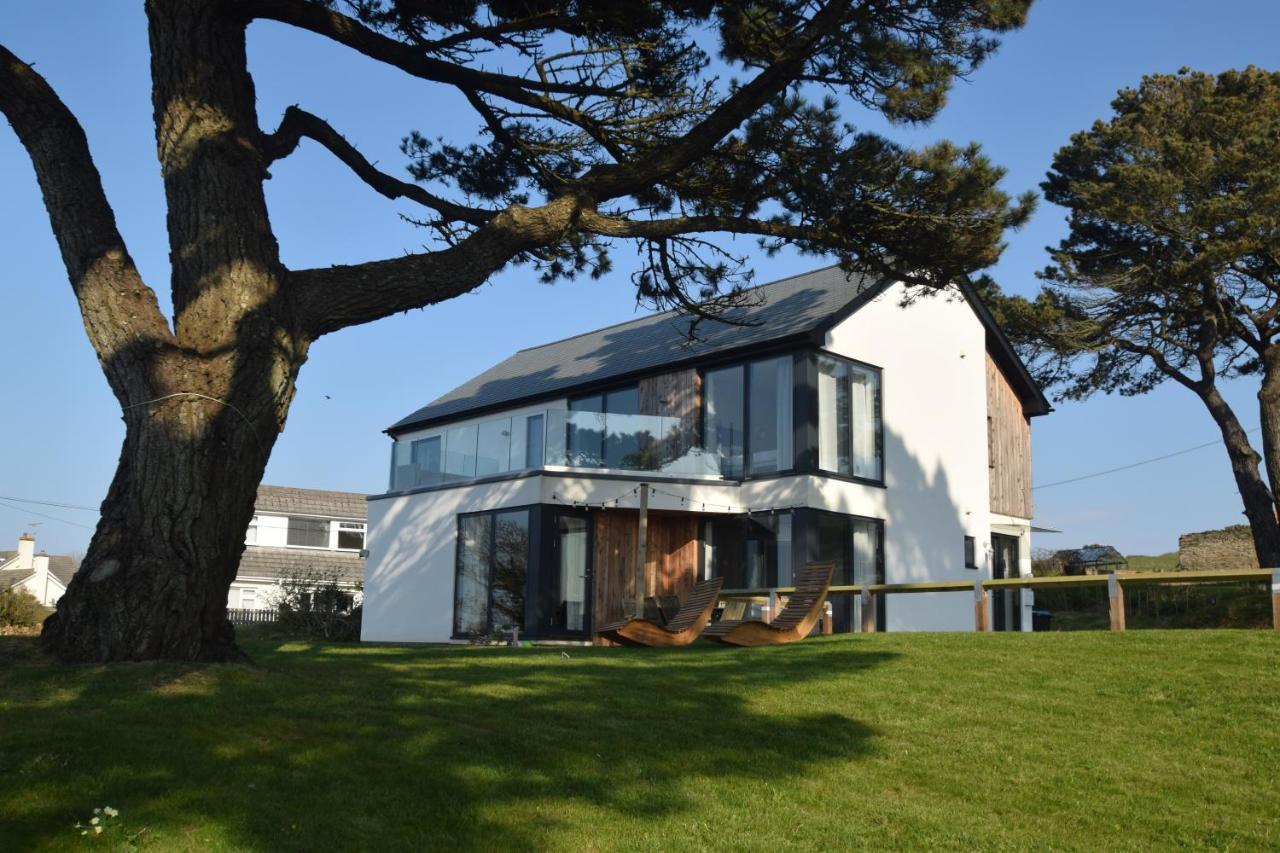 Flat 1 High Tide House, - Beautifully Designed Ground Floor Flat With Sea Views And Garden * Mortehoe